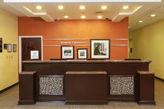 hampton inn by hilton guadalajara aeropuerto