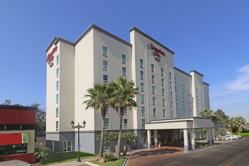 hampton inn by hilton guadalajara aeropuerto