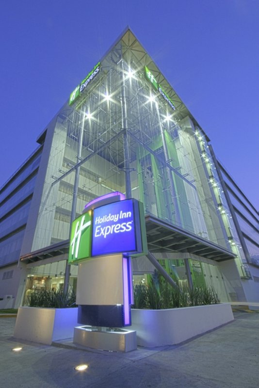 holiday inn express guadalajara expo