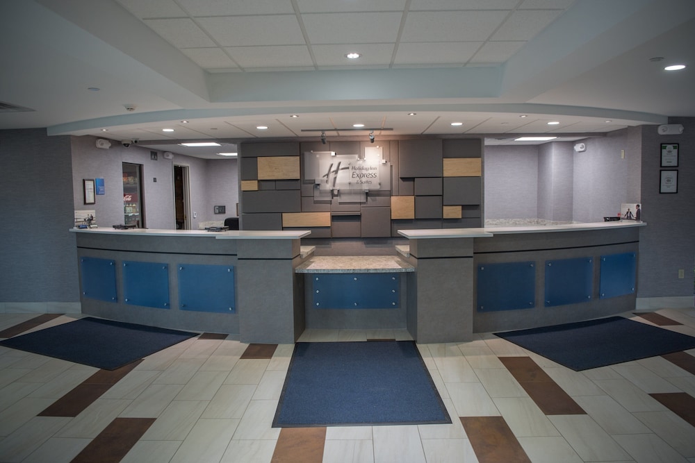 holiday inn express and suites north east erie i 9