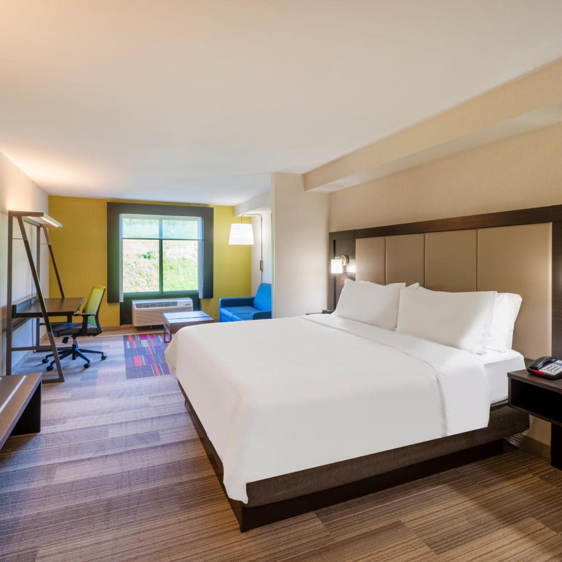 holiday inn express and suites north east erie i 9