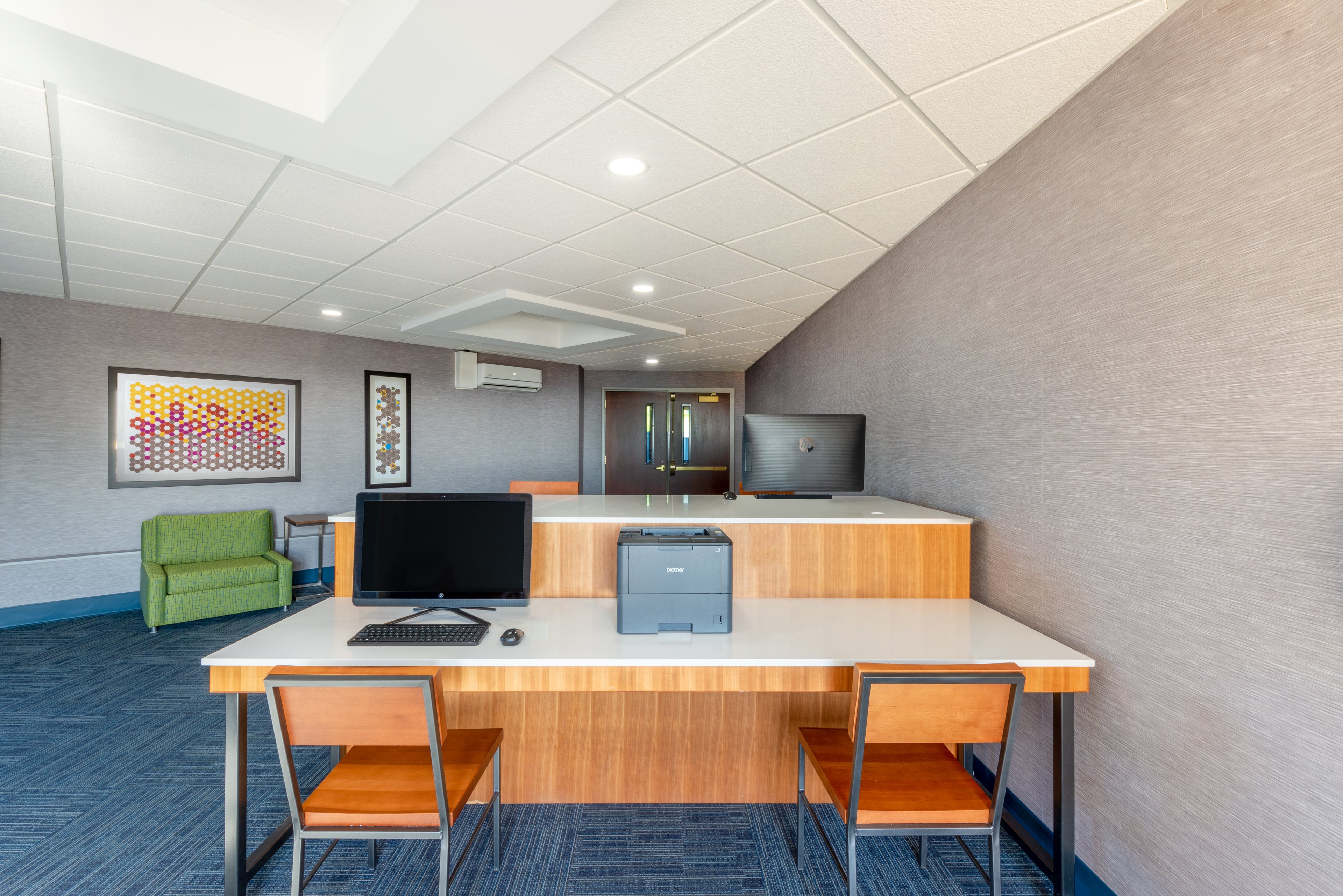 holiday inn express and suites north east erie i 9
