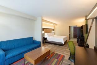 holiday inn express and suites north east erie i 9