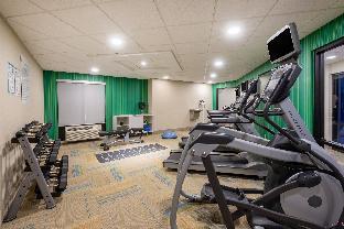 holiday inn express and suites north east erie i 9