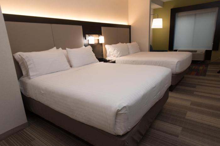 holiday inn express and suites north east erie i 9
