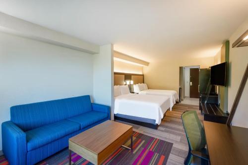 holiday inn express and suites north east erie i 9