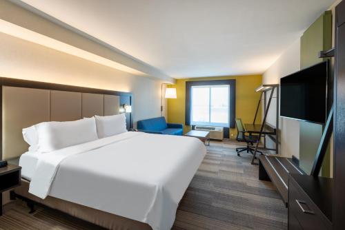 holiday inn express and suites north east erie i 9