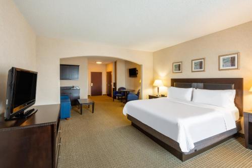 holiday inn express and suites north east erie i 9