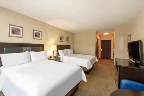 holiday inn express and suites north east erie i 9