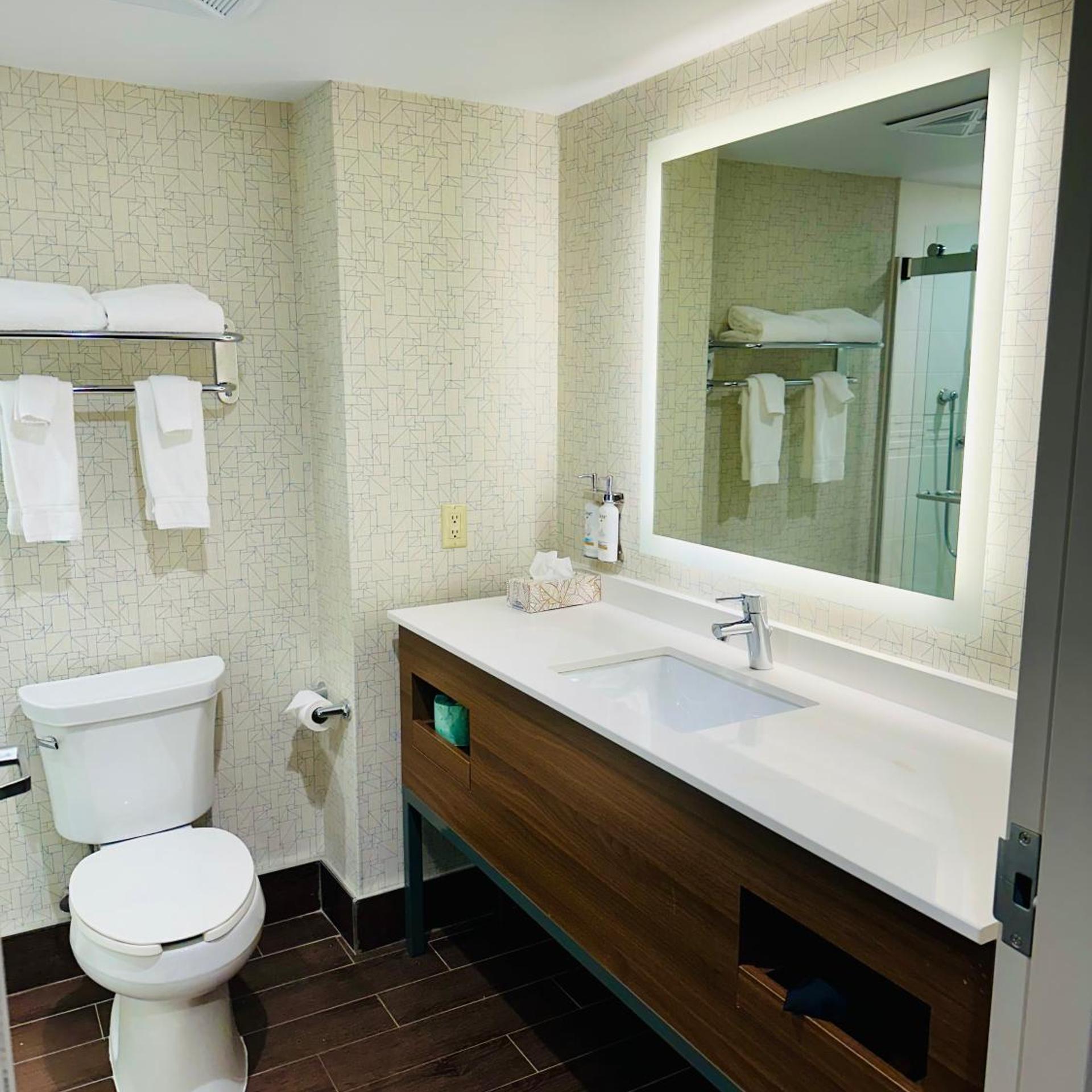 holiday inn express and suites milton by ihg