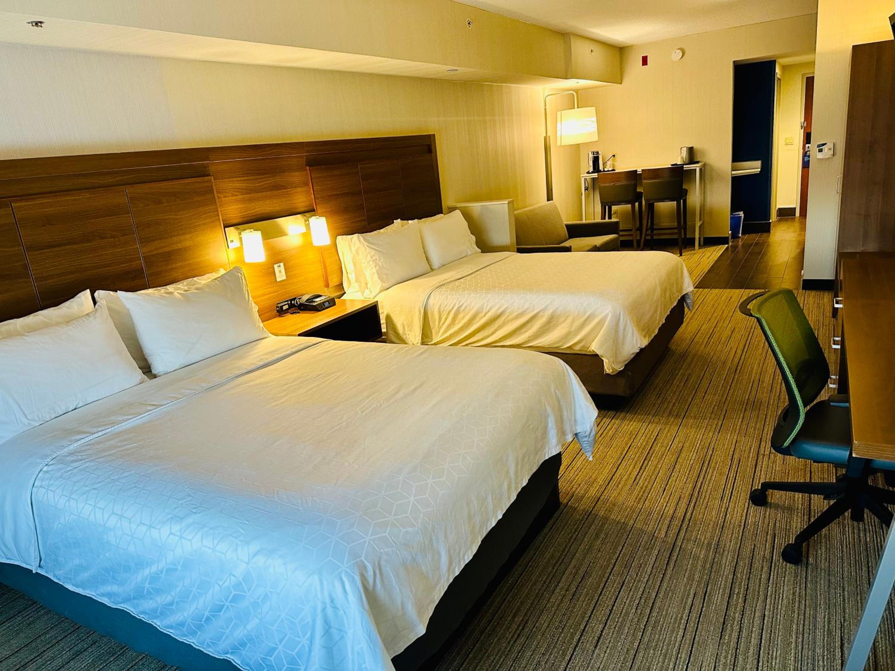 holiday inn express and suites milton by ihg