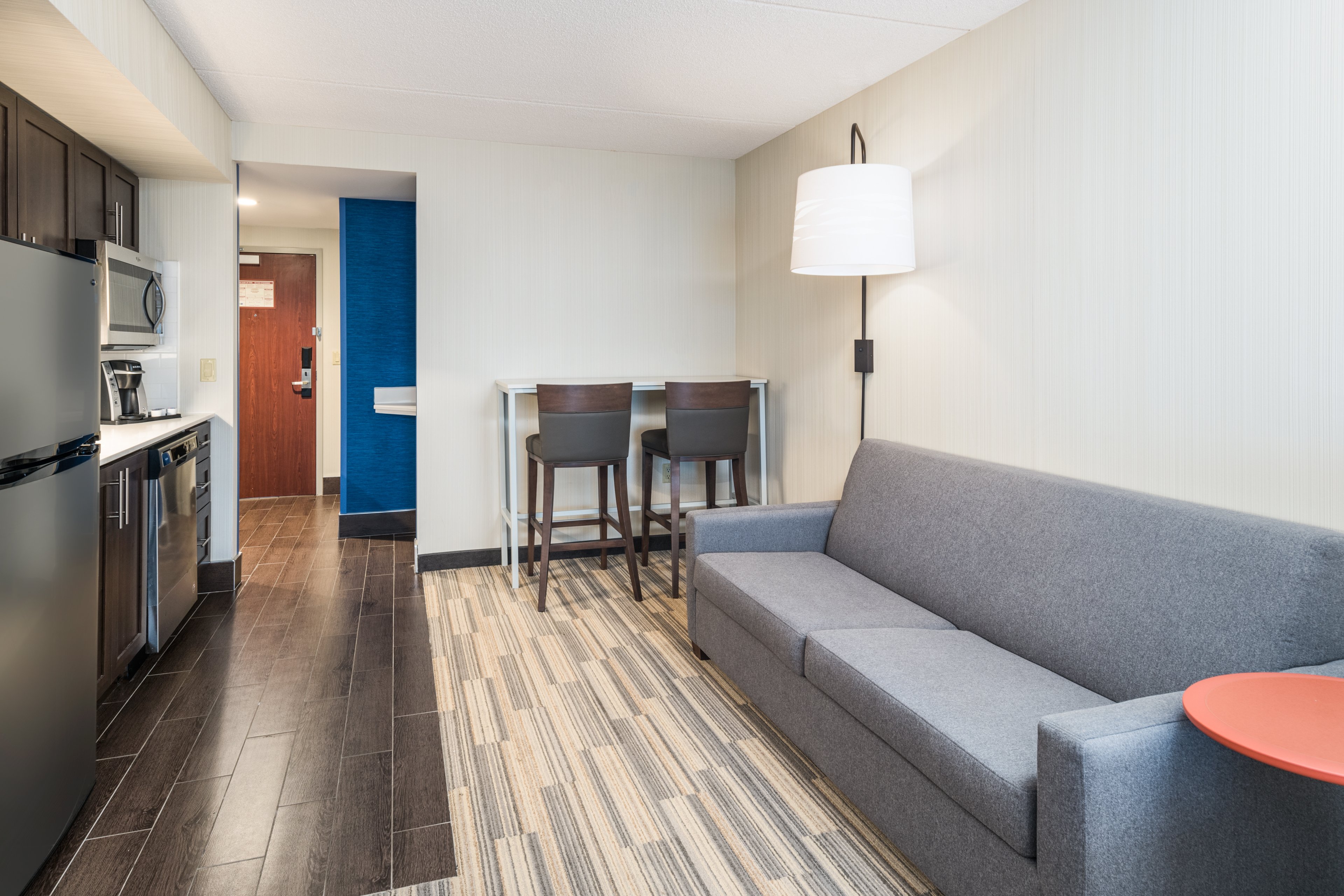 holiday inn express and suites milton by ihg