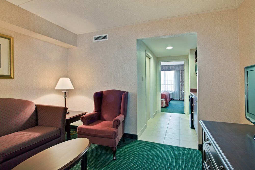 holiday inn express and suites milton by ihg