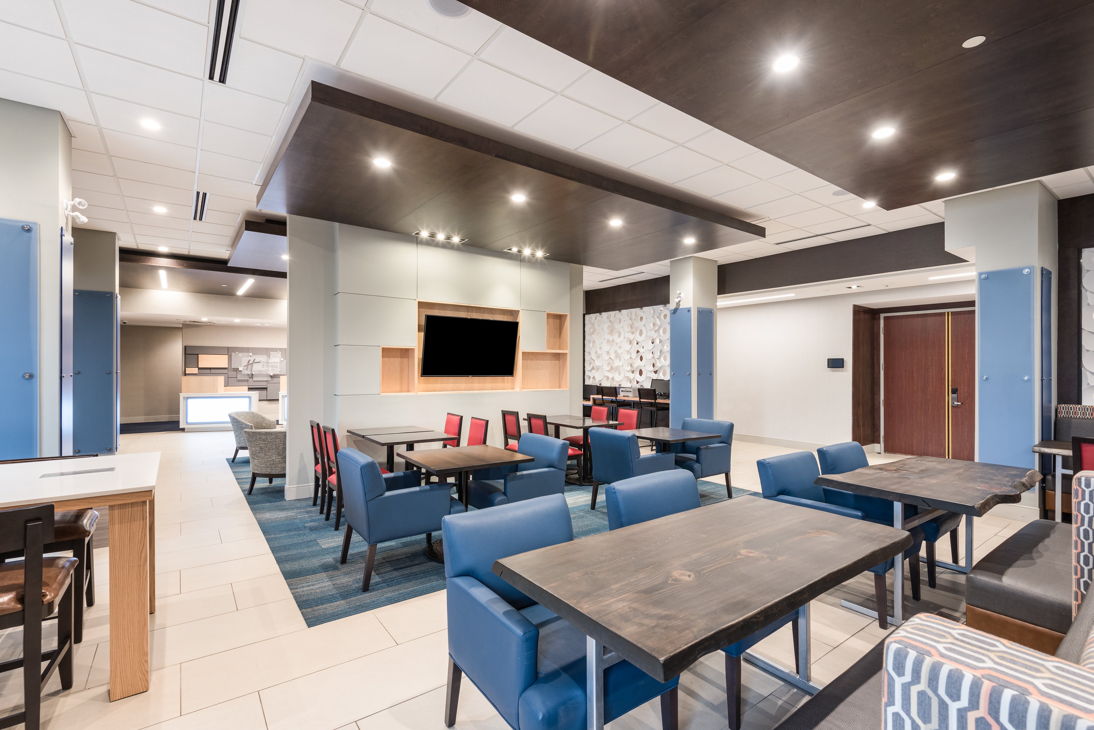 holiday inn express and suites milton by ihg