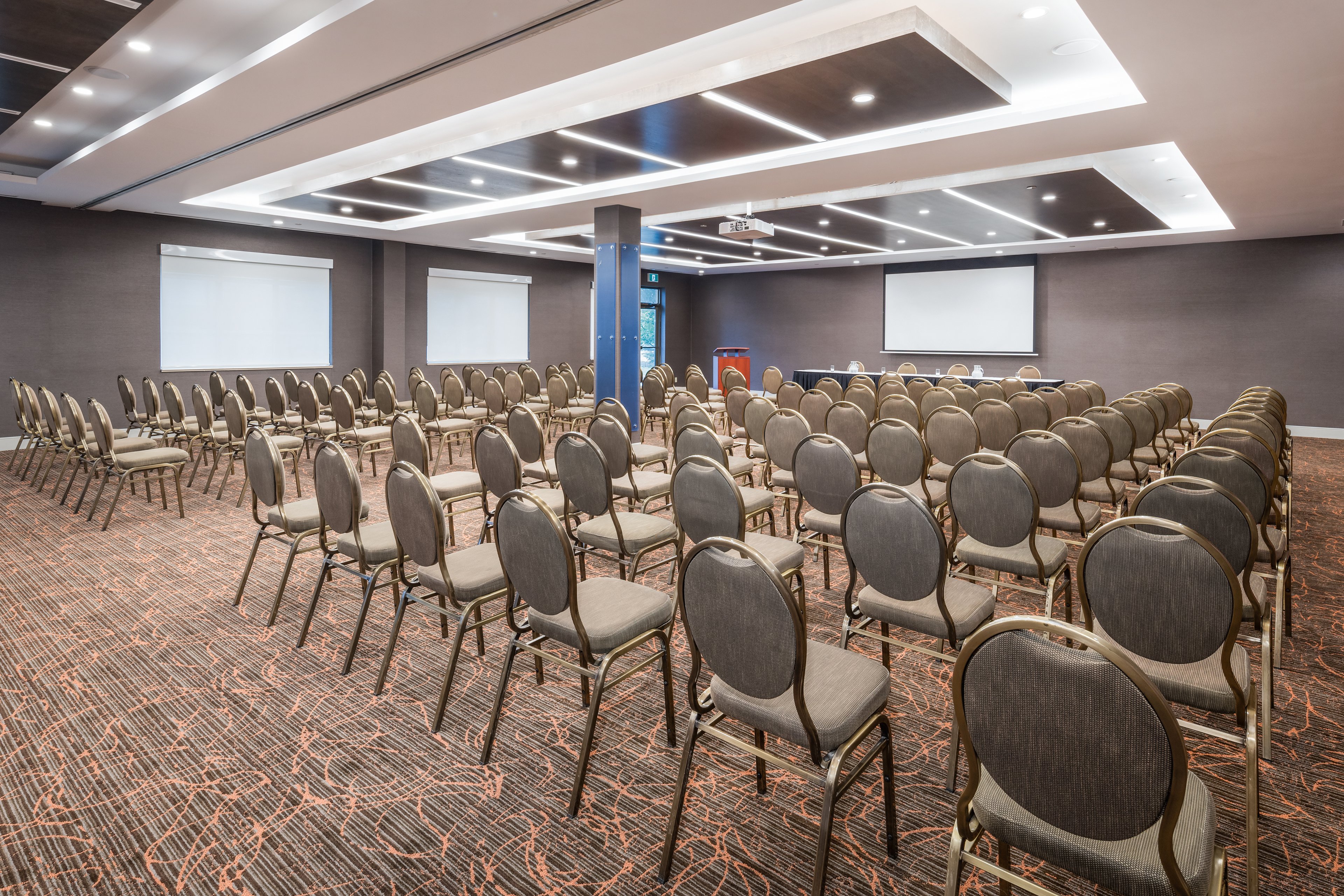 holiday inn express and suites milton by ihg