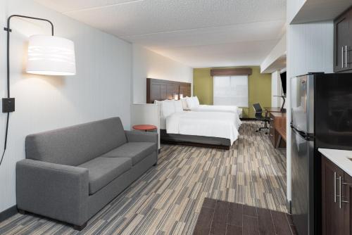 holiday inn express and suites milton by ihg