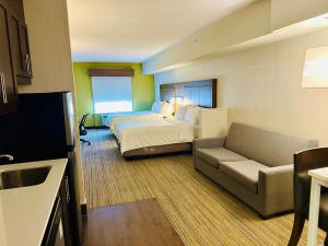 holiday inn express and suites milton by ihg