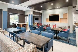holiday inn express and suites milton by ihg