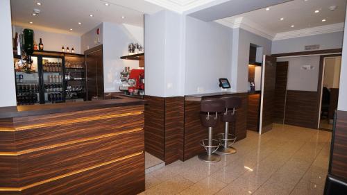 crestfield hotel