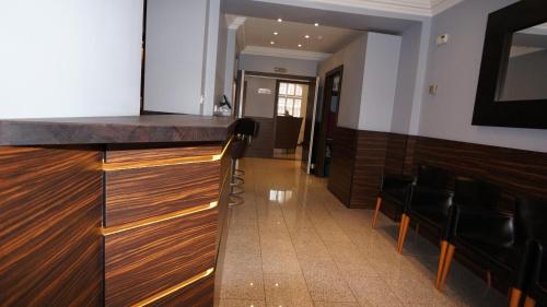 crestfield hotel