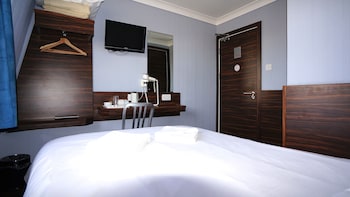 crestfield hotel