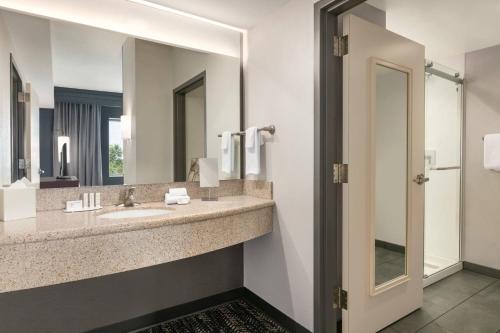 courtyard by marriott lancaster