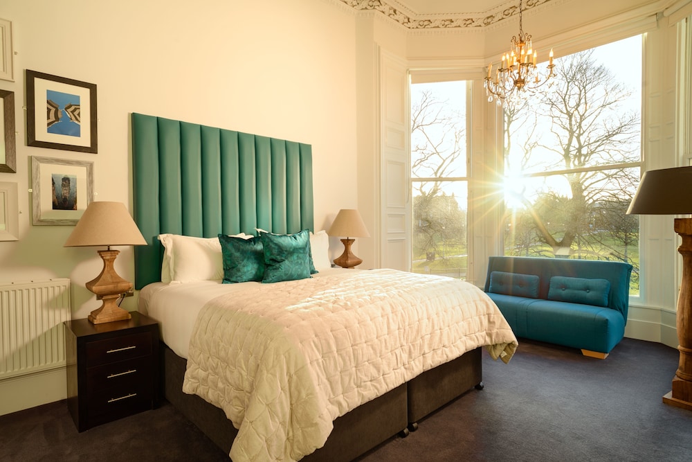black ivy hotel