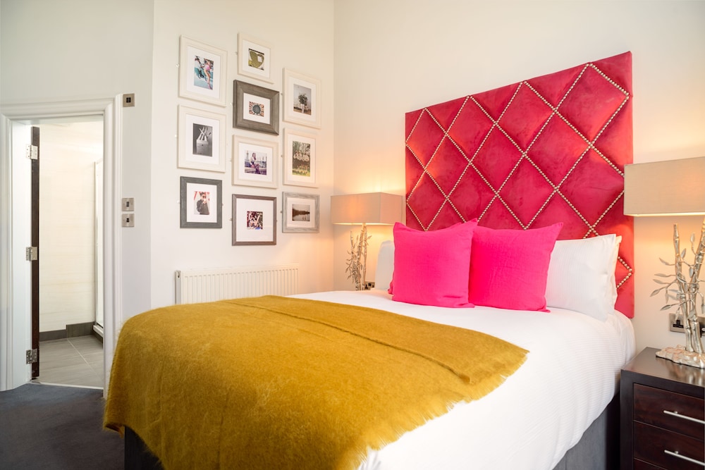 black ivy hotel