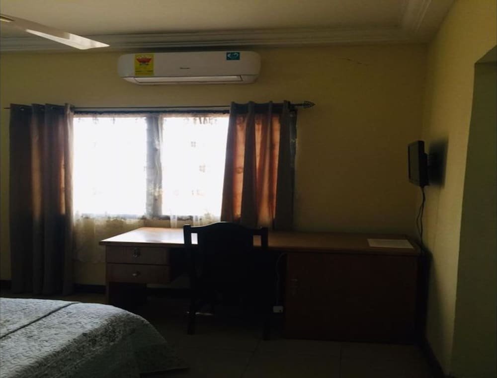 single room 1st floor