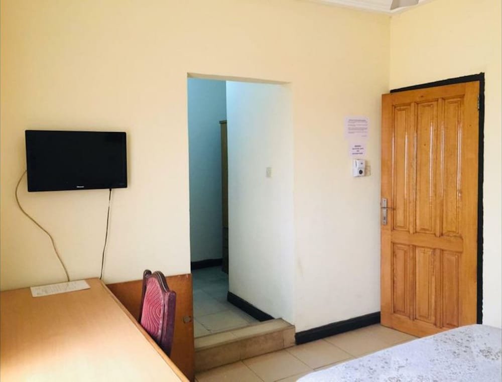 single room 1st floor