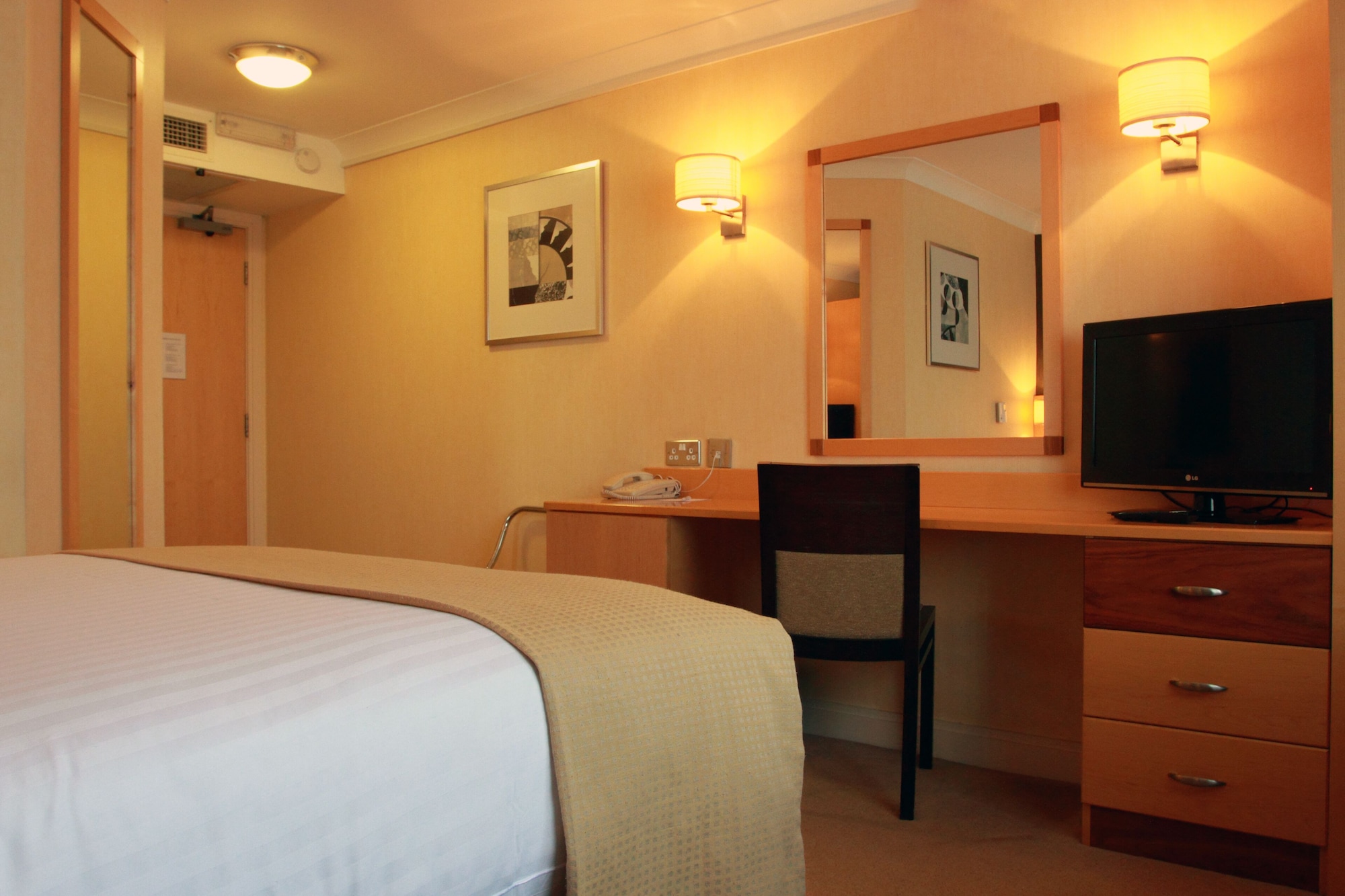 holiday inn a55 chester west by ihg