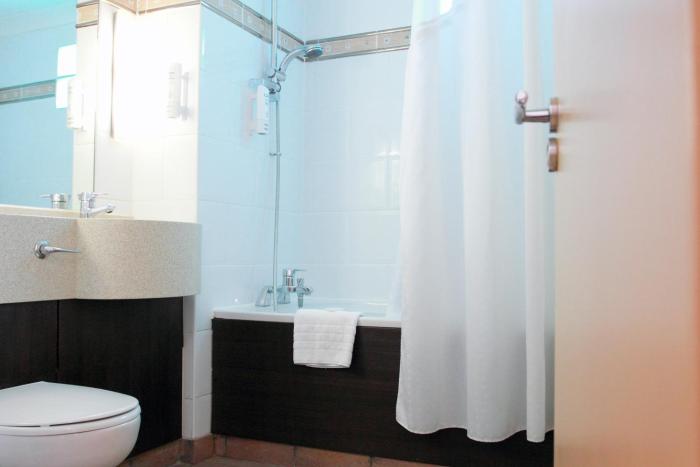holiday inn a55 chester west by ihg