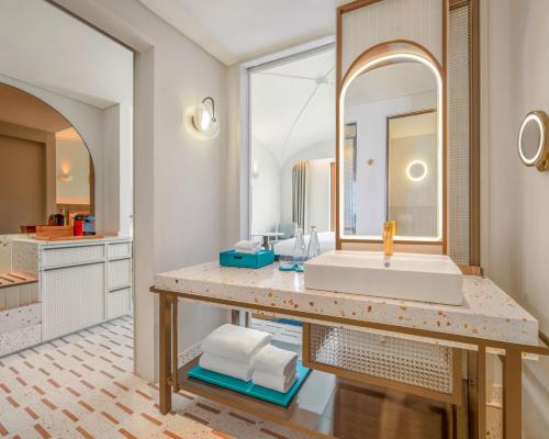 la festa phu quoc curio collection by hilton