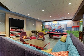 Tru By Hilton Smithfield I-95,,2 star