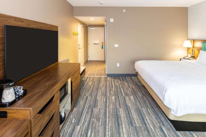 hampton inn selma ca