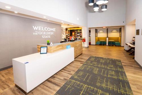 hampton inn selma ca