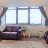 2 bedroom central apartment with parking