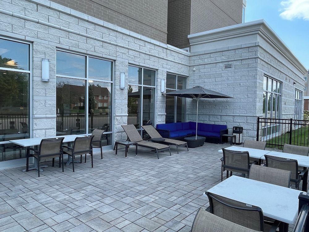 holiday inn farmingtom hills detriot nw