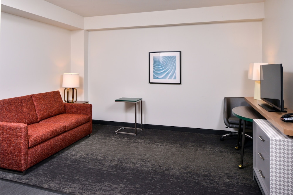 holiday inn farmingtom hills detriot nw
