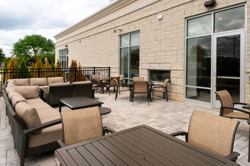 holiday inn farmingtom hills detriot nw