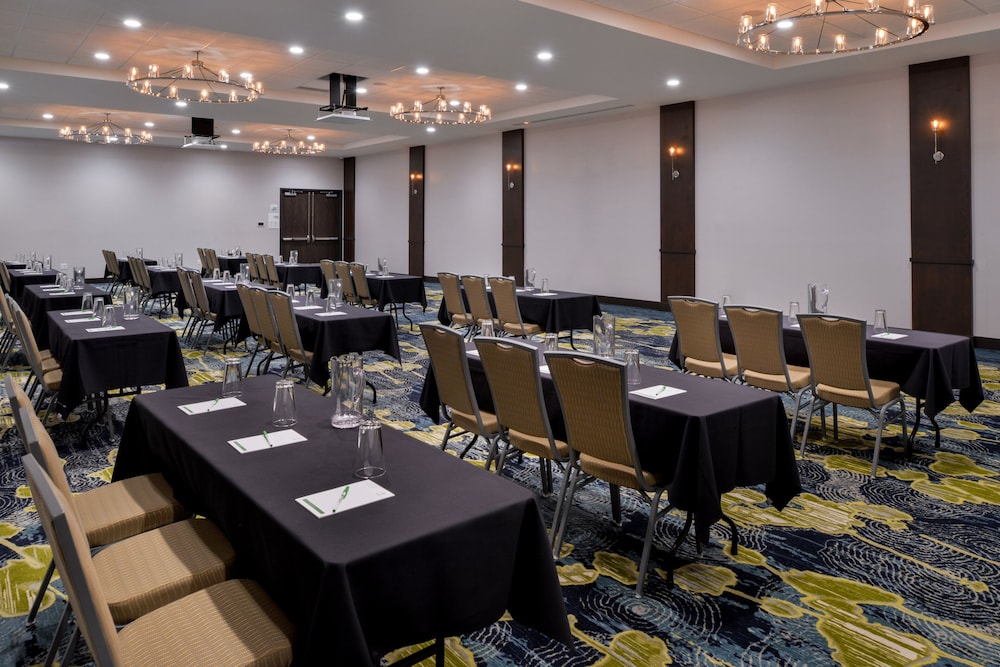 holiday inn farmingtom hills detriot nw