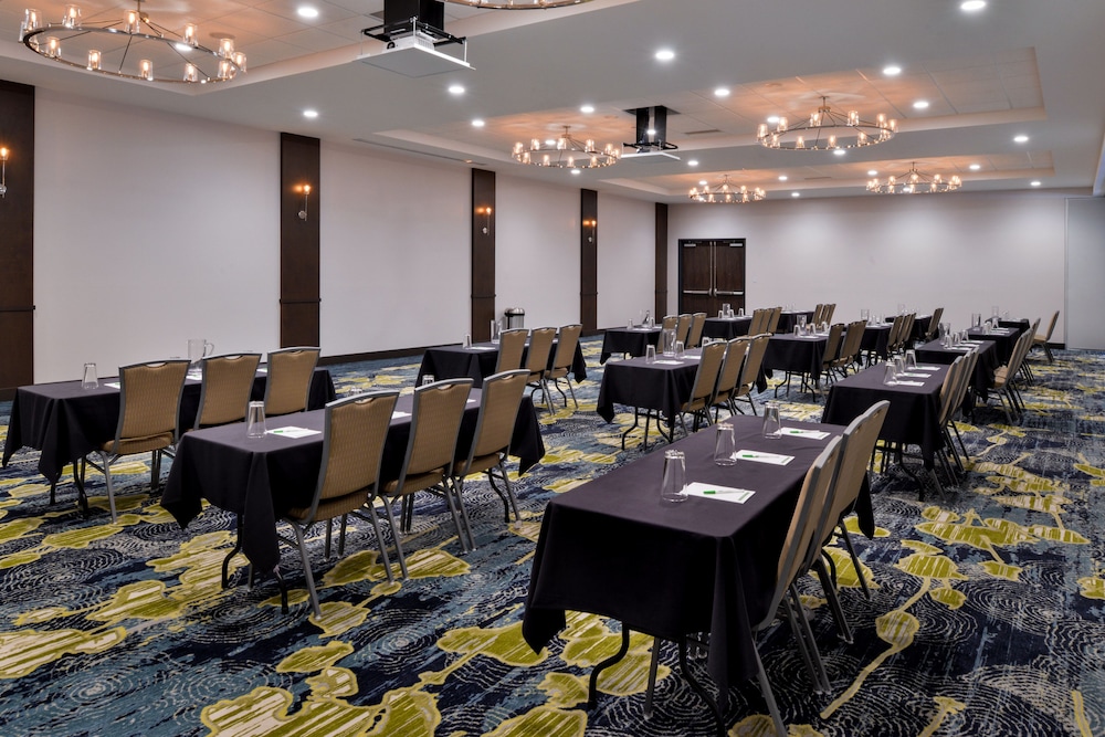holiday inn farmingtom hills detriot nw