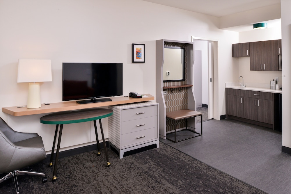 holiday inn farmingtom hills detriot nw