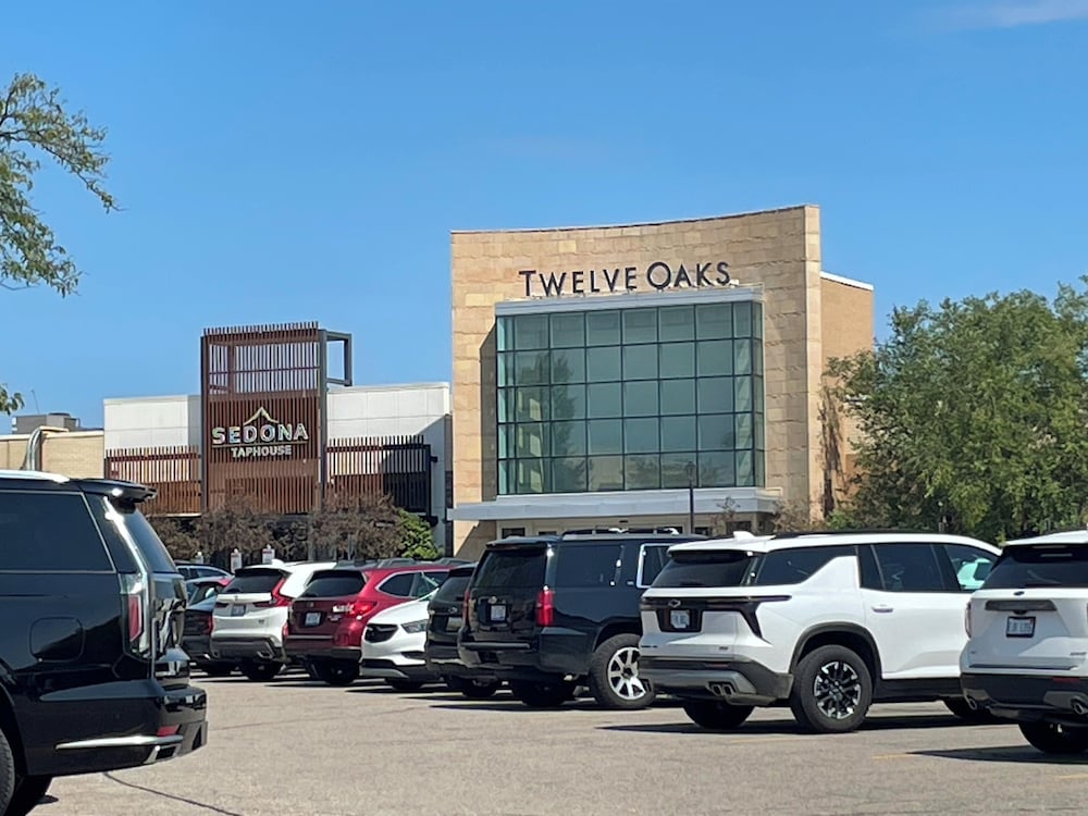 holiday inn farmingtom hills detriot nw