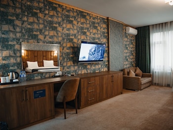 alison hotel baku