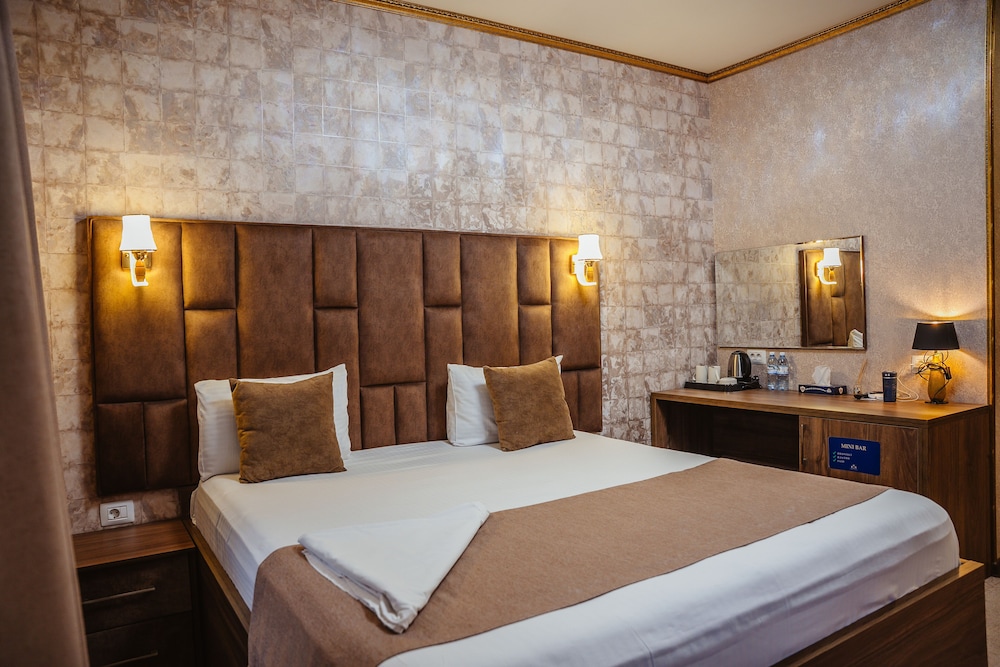 alison hotel baku