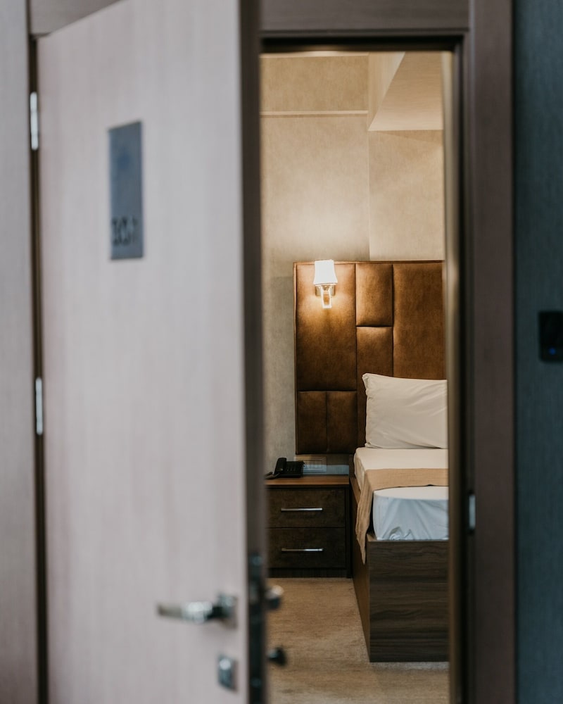 alison hotel baku