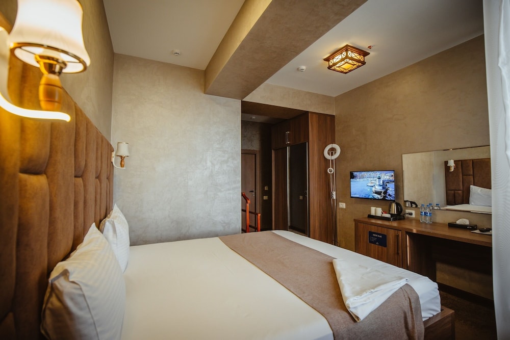 alison hotel baku