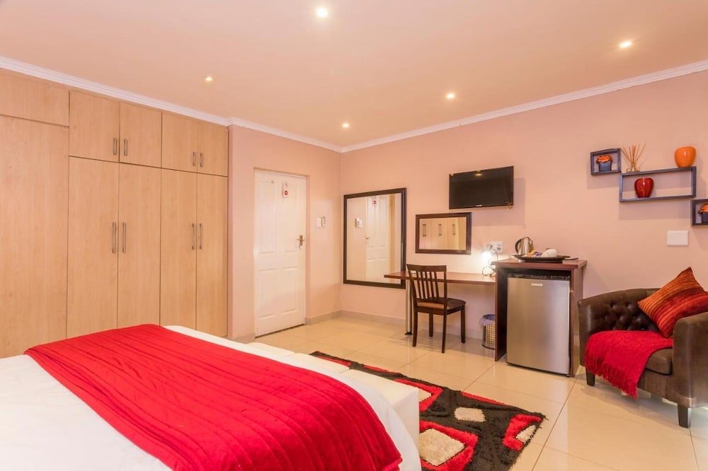 Luxury Executive Double Room For 2 Guests With Ensuite Bathroom, In Ballito,,3.5 star