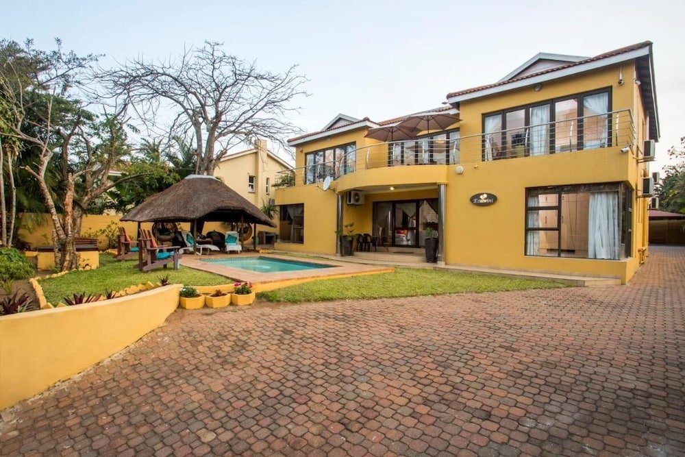 luxury executive double room for 2 guests with ensuite bathroom in ballito